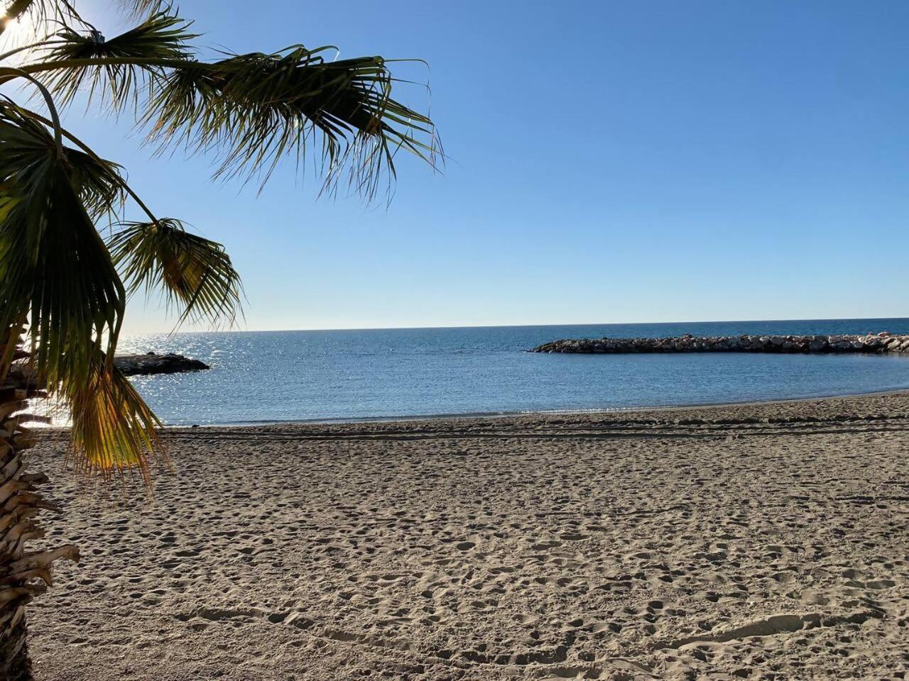 Apartamento Frente Al Mar Pedregalejo Màlaga Exteriér fotografie
